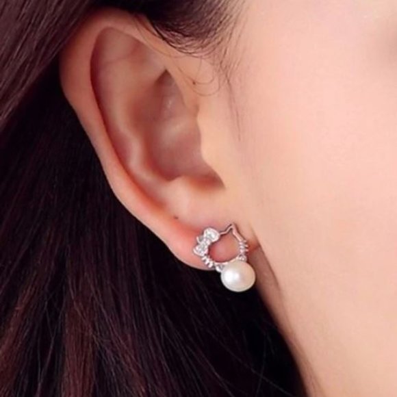 NEW 925 Sterling Silver Hello Kitty Pearl Earrings - Picture 2 of 3